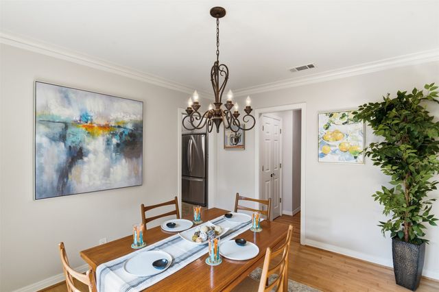 2307 Lawndale Drive, Dallas, TX 75211