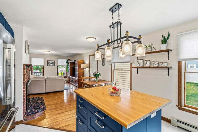 137 Wedgewood Lane, Manchester, NH 03109