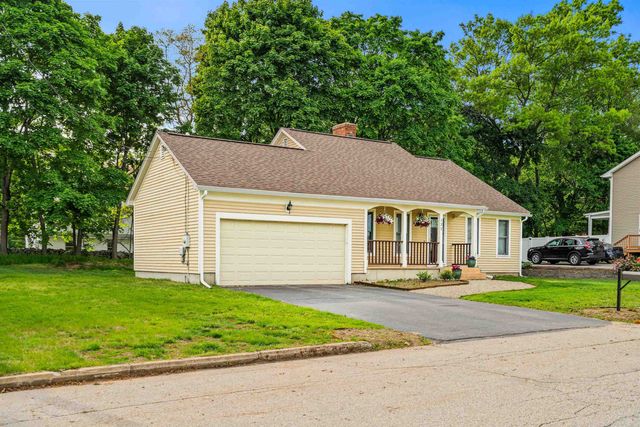 137 Wedgewood Lane, Manchester, NH 03109