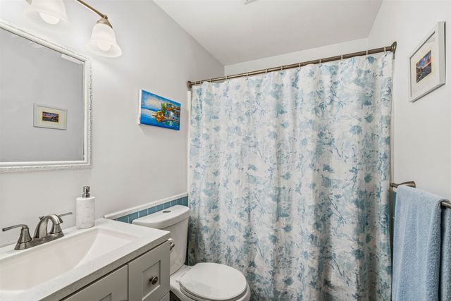 137 Wedgewood Lane, Manchester, NH 03109
