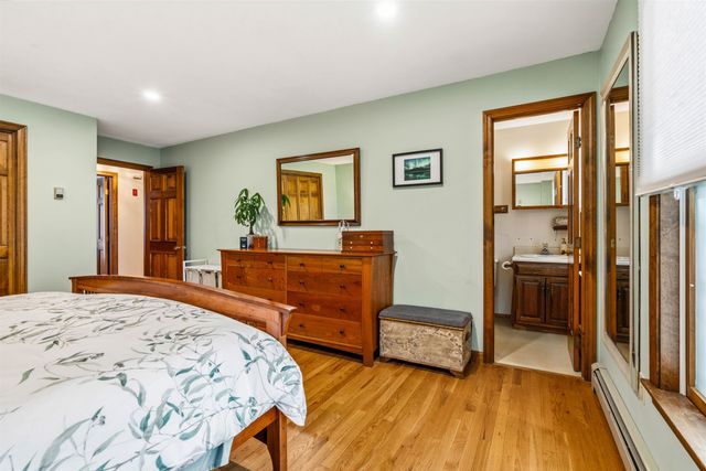137 Wedgewood Lane, Manchester, NH 03109