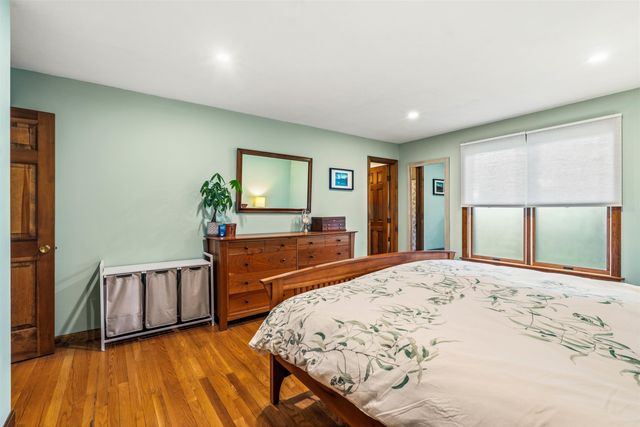 137 Wedgewood Lane, Manchester, NH 03109