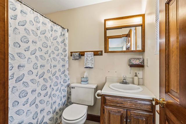 137 Wedgewood Lane, Manchester, NH 03109
