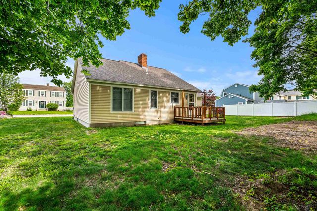 137 Wedgewood Lane, Manchester, NH 03109