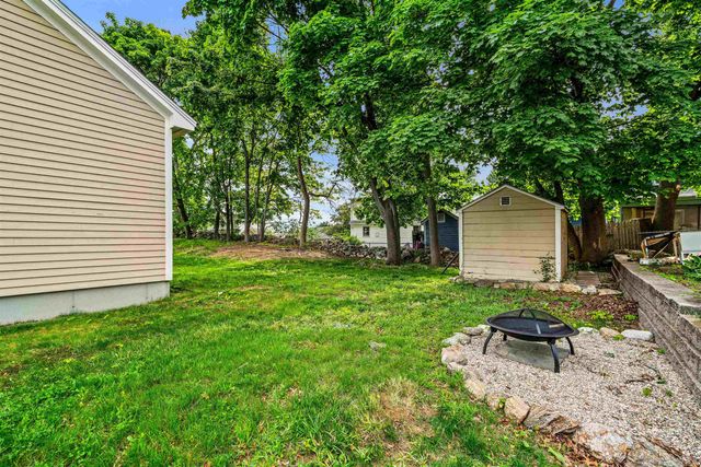 137 Wedgewood Lane, Manchester, NH 03109