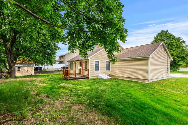 137 Wedgewood Lane, Manchester, NH 03109