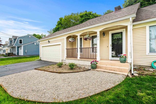137 Wedgewood Lane, Manchester, NH 03109