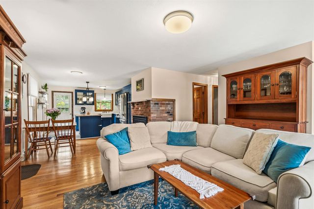 137 Wedgewood Lane, Manchester, NH 03109