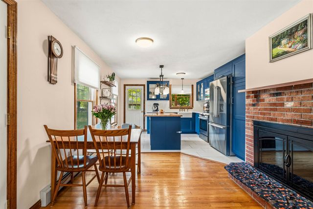 137 Wedgewood Lane, Manchester, NH 03109