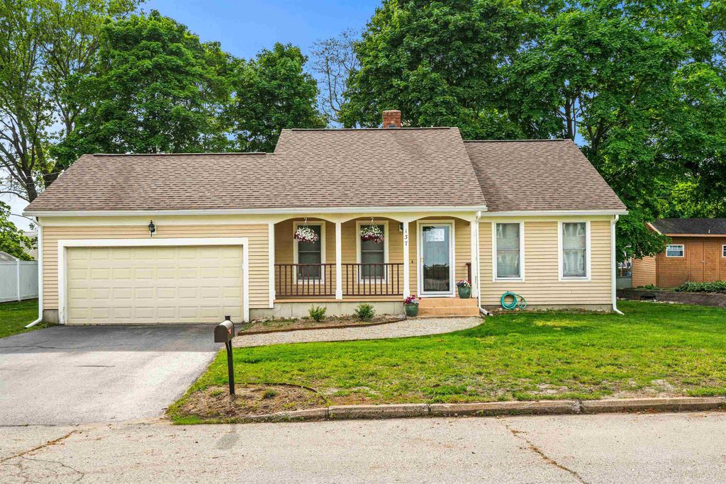 137 Wedgewood Lane, Manchester, NH 03109