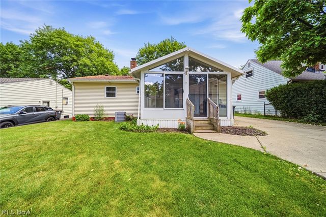 1118 Terrell Drive, Akron, OH 44313