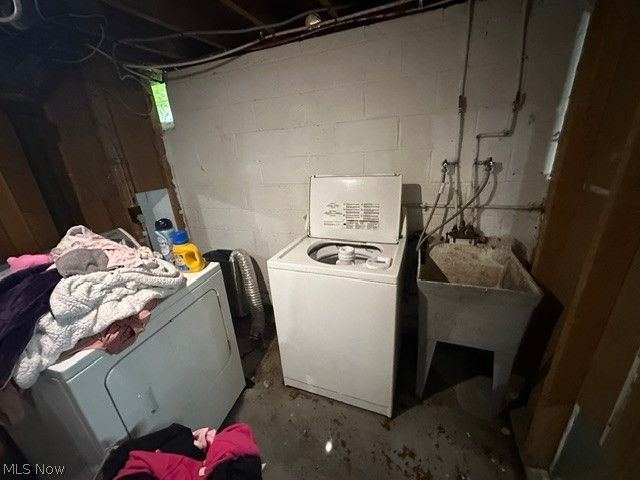 15914 Clearview Avenue, Cleveland, OH 44128