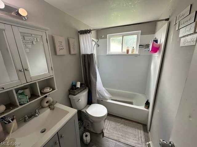 15914 Clearview Avenue, Cleveland, OH 44128