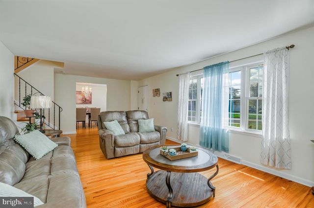 501 E FRANKLIN AVE, Edgewater Park, NJ 08010