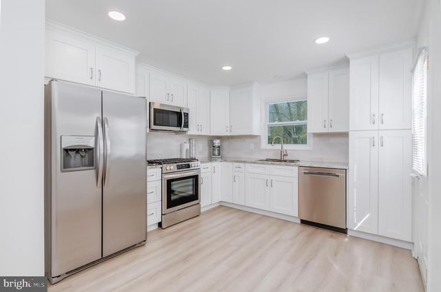 501 E FRANKLIN AVE, Edgewater Park, NJ 08010