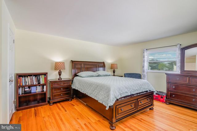 501 E FRANKLIN AVE, Edgewater Park, NJ 08010