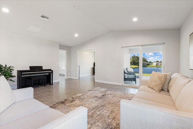 10 Juan Carlos Lane, Port St. Lucie, Port St Lucie, FL 34952