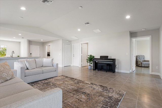 10 Juan Carlos Lane, Port St. Lucie, Port St Lucie, FL 34952