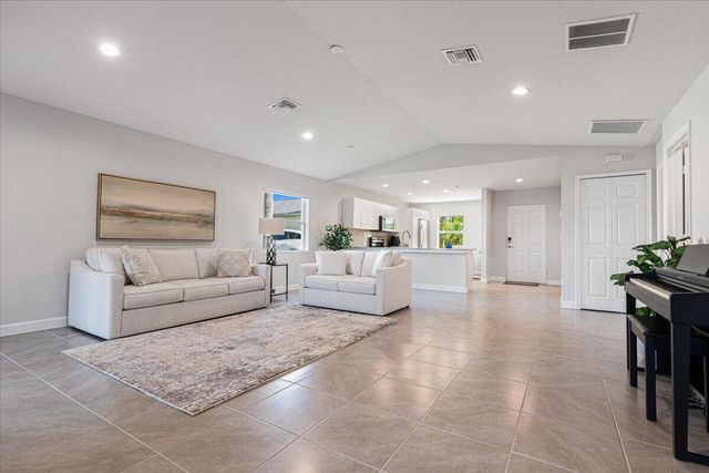 10 Juan Carlos Lane, Port St. Lucie, Port St Lucie, FL 34952