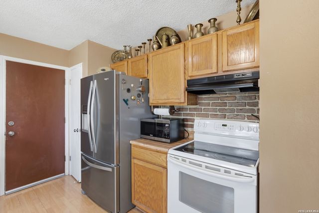 5775 Larkdale Dr, San Antonio, TX 78233