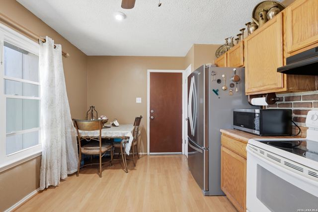 5775 Larkdale Dr, San Antonio, TX 78233