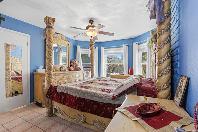 5775 Larkdale Dr, San Antonio, TX 78233