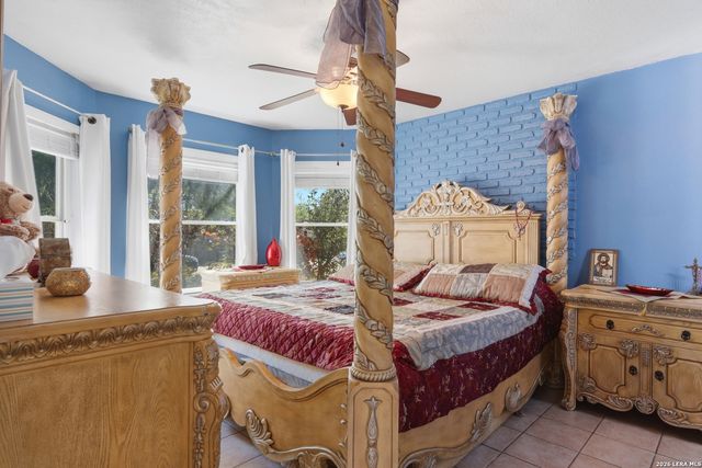 5775 Larkdale Dr, San Antonio, TX 78233