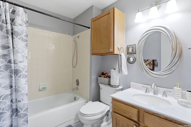 5775 Larkdale Dr, San Antonio, TX 78233