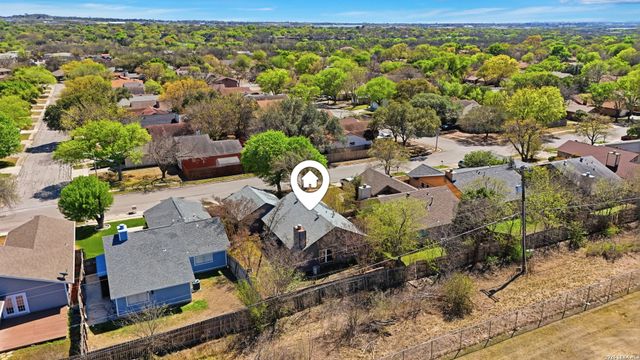 5775 Larkdale Dr, San Antonio, TX 78233