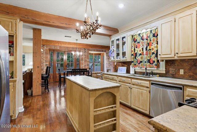 5115 Heatherton Drive, Jackson, MS 39211