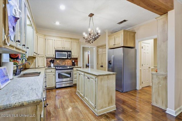 5115 Heatherton Drive, Jackson, MS 39211