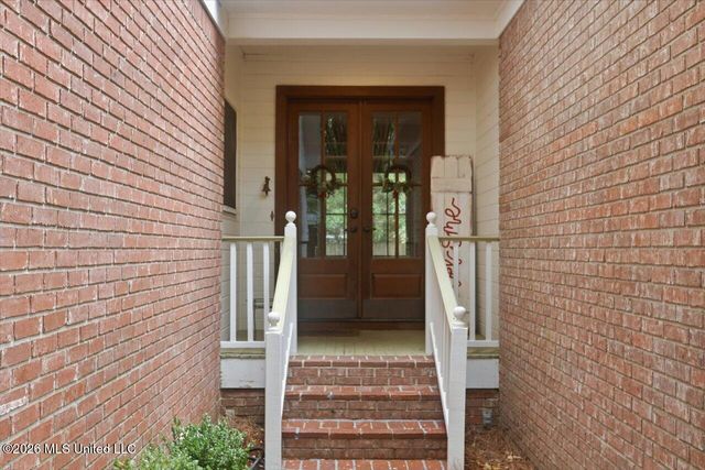 5115 Heatherton Drive, Jackson, MS 39211