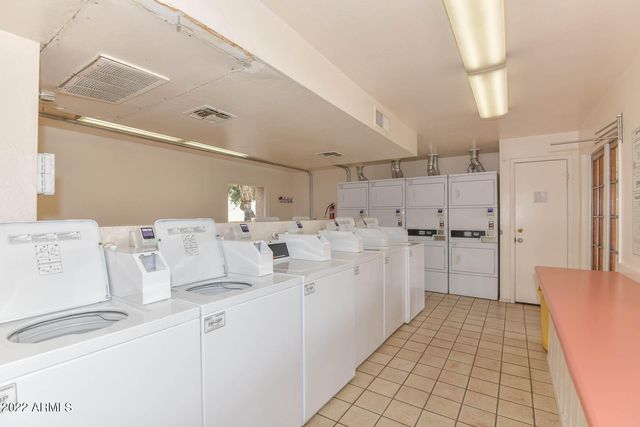 3131 W COCHISE Drive 213, Phoenix, AZ 85051