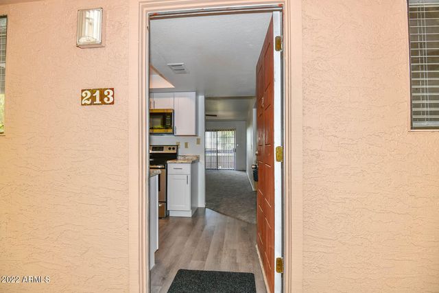 3131 W COCHISE Drive 213, Phoenix, AZ 85051
