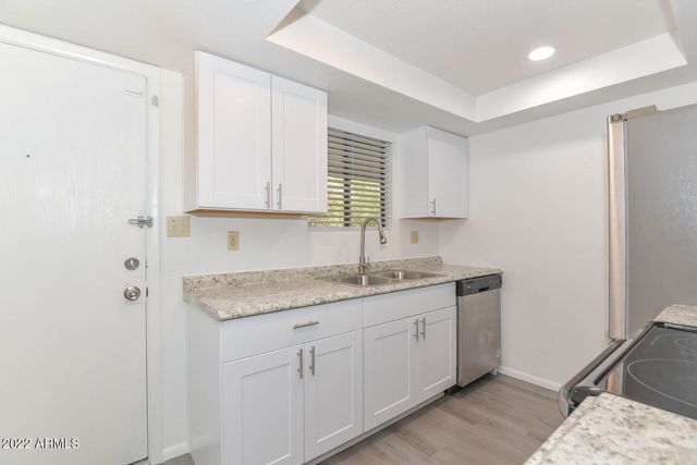 3131 W COCHISE Drive 213, Phoenix, AZ 85051