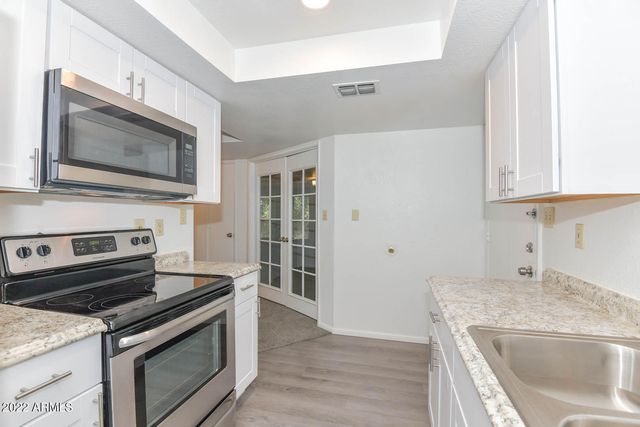 3131 W COCHISE Drive 213, Phoenix, AZ 85051