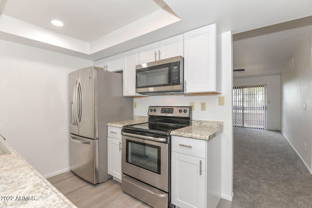 3131 W COCHISE Drive 213, Phoenix, AZ 85051