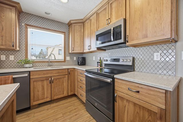 417 Valley Avenue, Moorhead, MN 56560