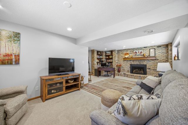 417 Valley Avenue, Moorhead, MN 56560