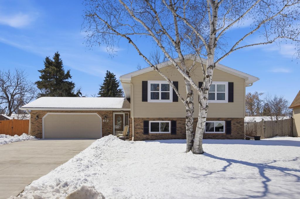 417 Valley Avenue, Moorhead, MN 56560