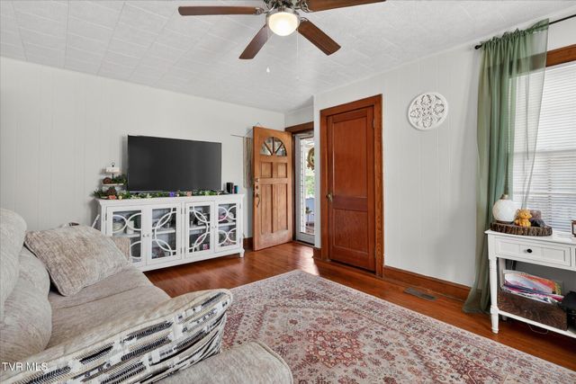 126 Buffalo Creek Road, Johnson City, TN 37601