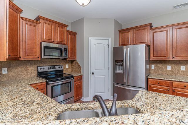 102 E Lake Drive, Goldsboro, NC 27534