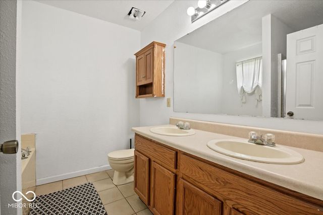 106 Kensington Court, Pittsboro, IN 46167
