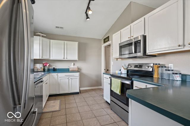 106 Kensington Court, Pittsboro, IN 46167
