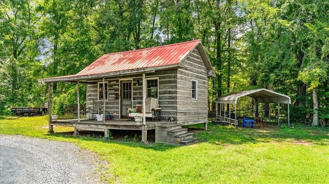523 Round House Road, Eden, NC 27288