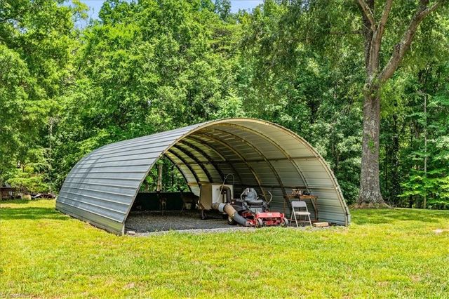 523 Round House Road, Eden, NC 27288