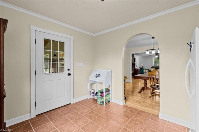 523 Round House Road, Eden, NC 27288