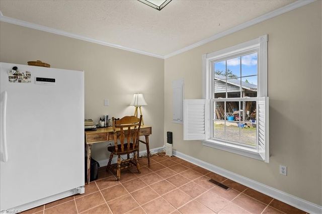 523 Round House Road, Eden, NC 27288