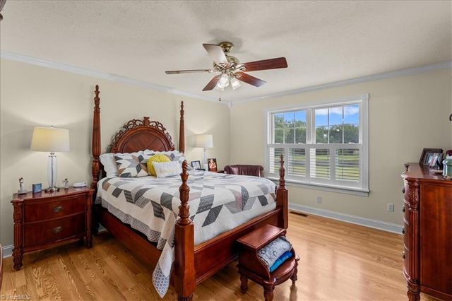 523 Round House Road, Eden, NC 27288