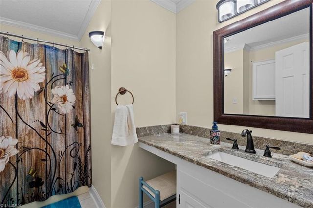 523 Round House Road, Eden, NC 27288